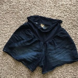 Maternity shorts